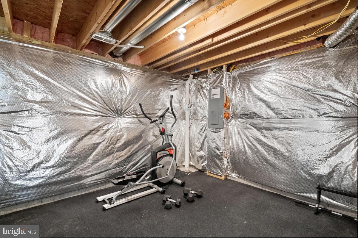 42819 Conquest Circle Ashburn, VA 20148 - Photo 44 of 55 a view of gym