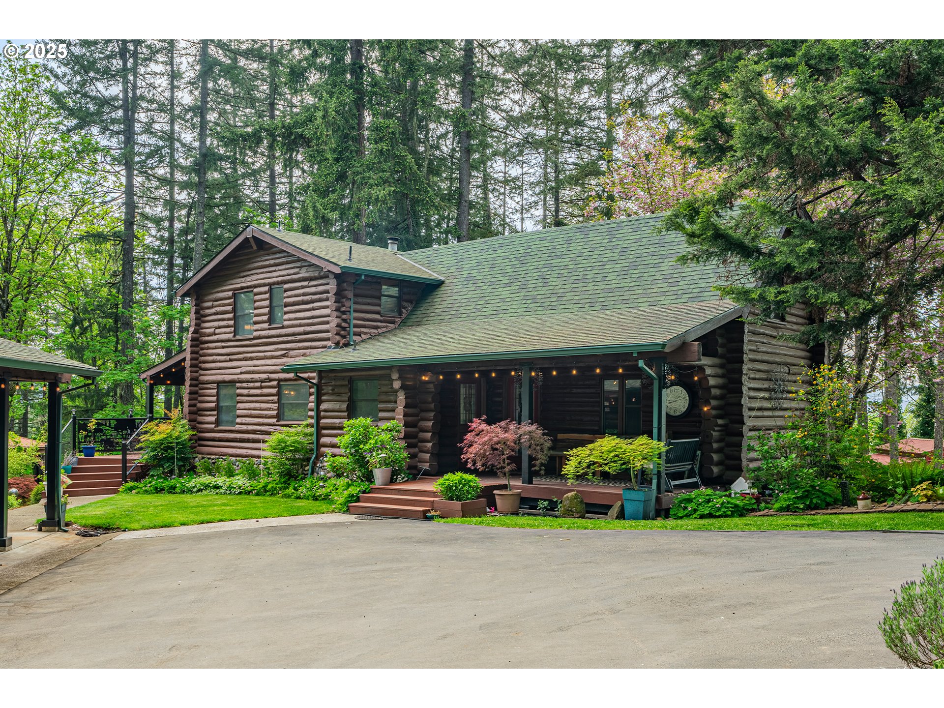 16850 Southwest Pit Road Hillsboro, OR 97123 - Photo 1 of 48 a front view of house with yard and green space