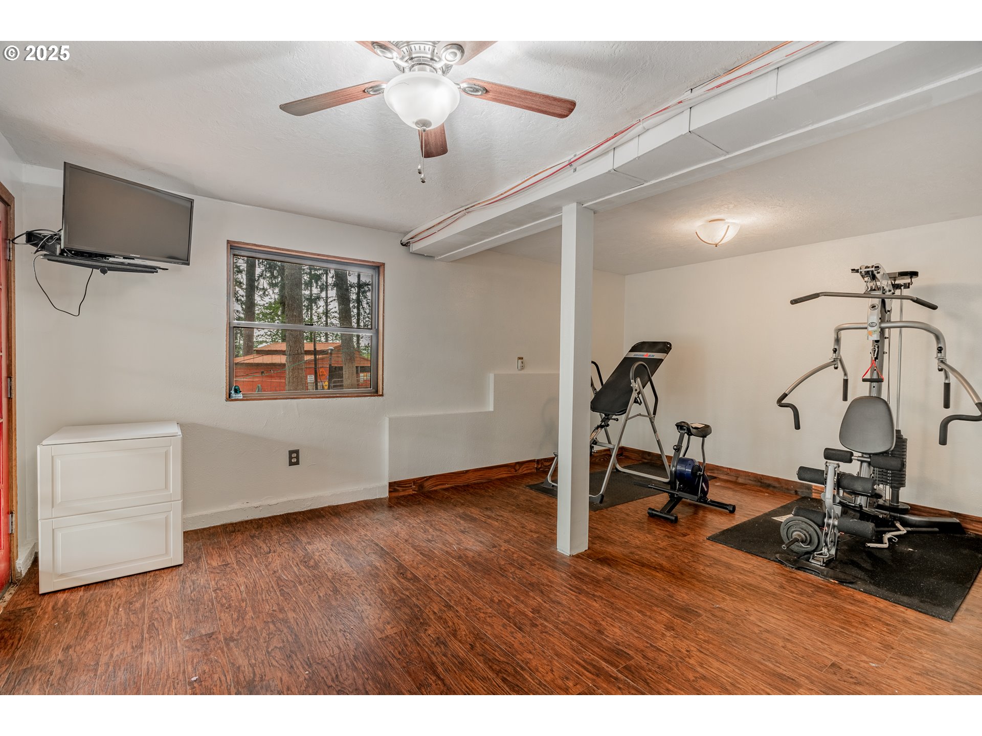16850 Southwest Pit Road Hillsboro, OR 97123 - Photo 23 of 48 a view of a room with gym equipment