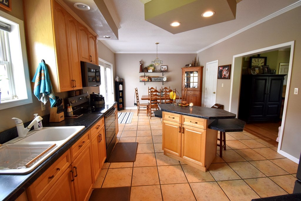 2160 Davis Knob Road Galax, VA 24333 - Photo 5 of 40 Gallery Image 5