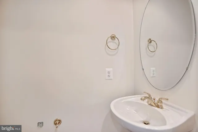 $4,500 | 1614 Leeds Castle Drive, Vienna, VA 22182