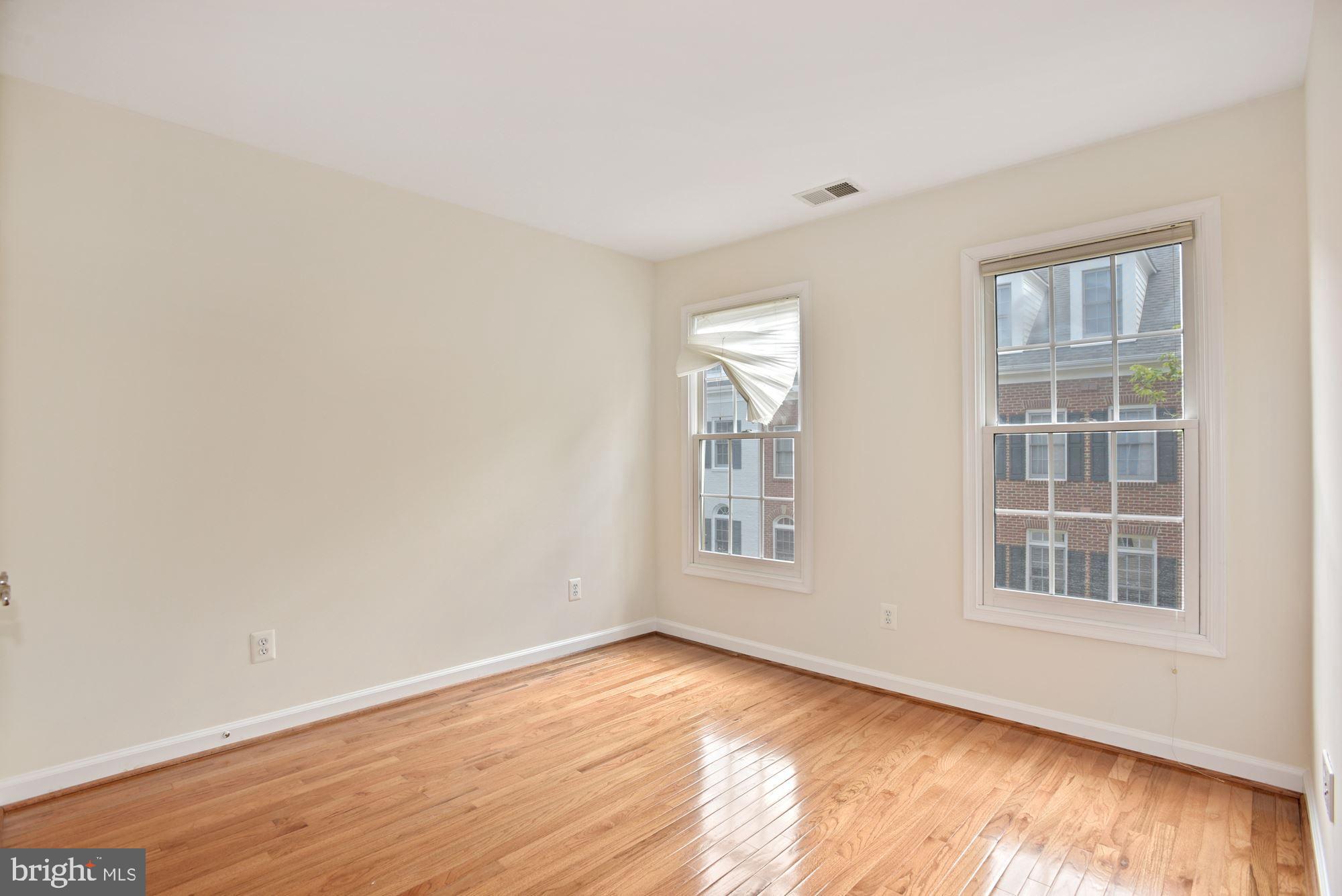 1614 Leeds Castle Drive Vienna, VA 22182 - Photo 17 of 37