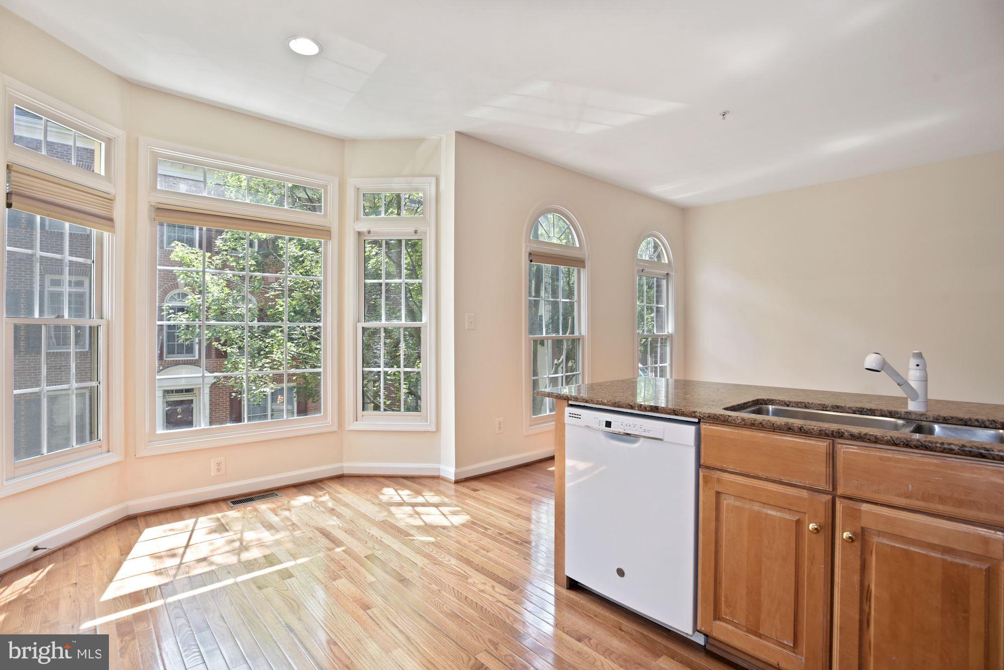 1614 Leeds Castle Drive Vienna, VA 22182 - Photo 31 of 37