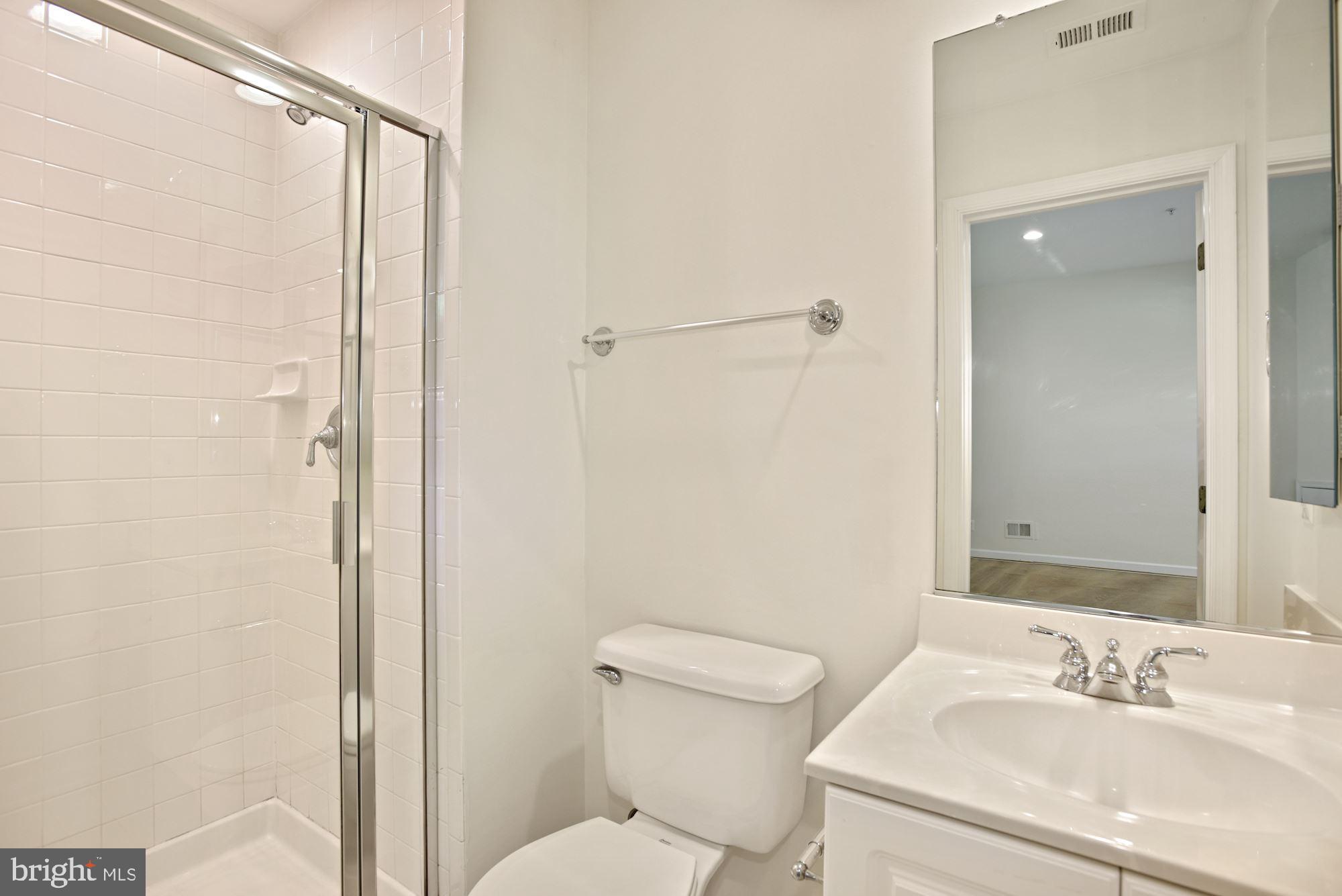 1614 Leeds Castle Drive Vienna, VA 22182 - Photo 7 of 37