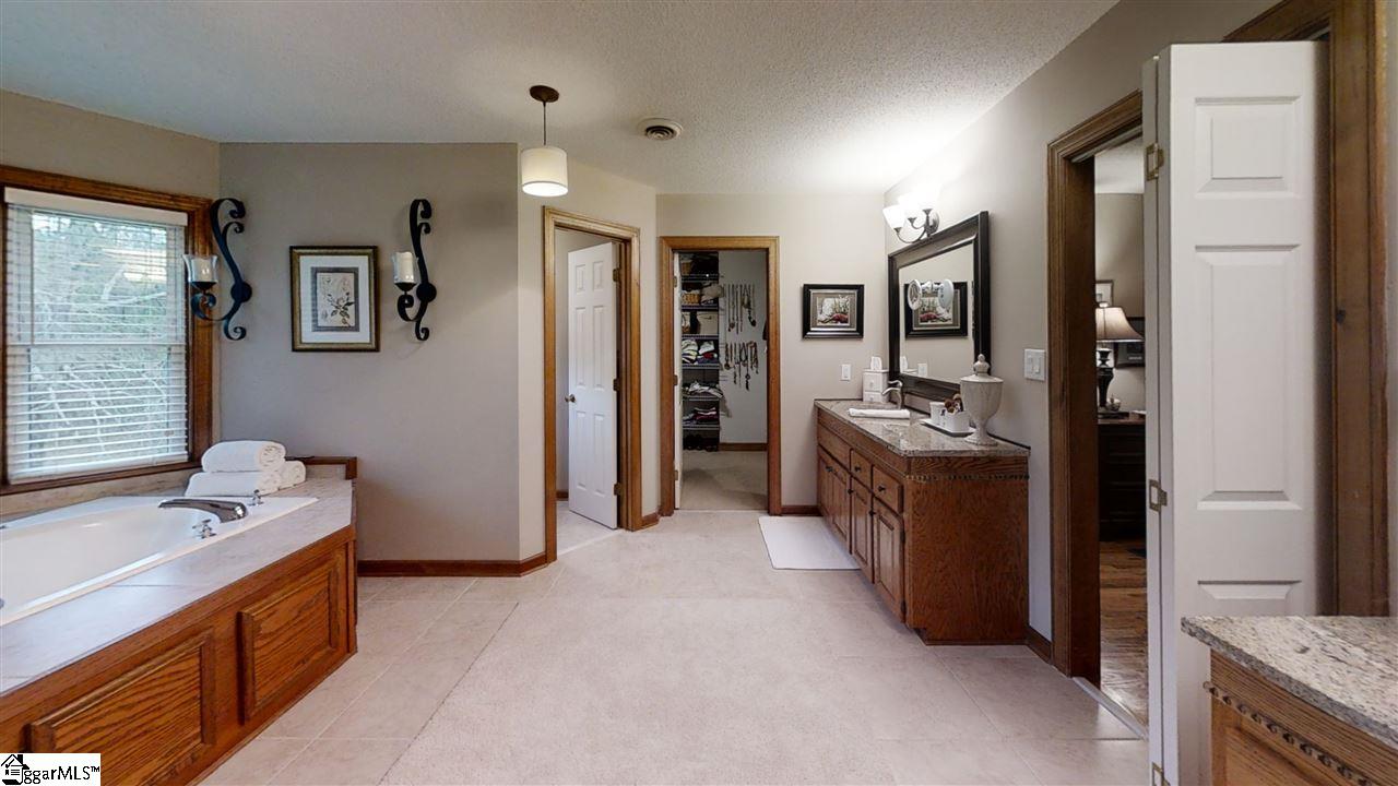 405 Emerald Farm Road Greenwood, SC 29646 - Photo 11 of 36 Gallery Image 11