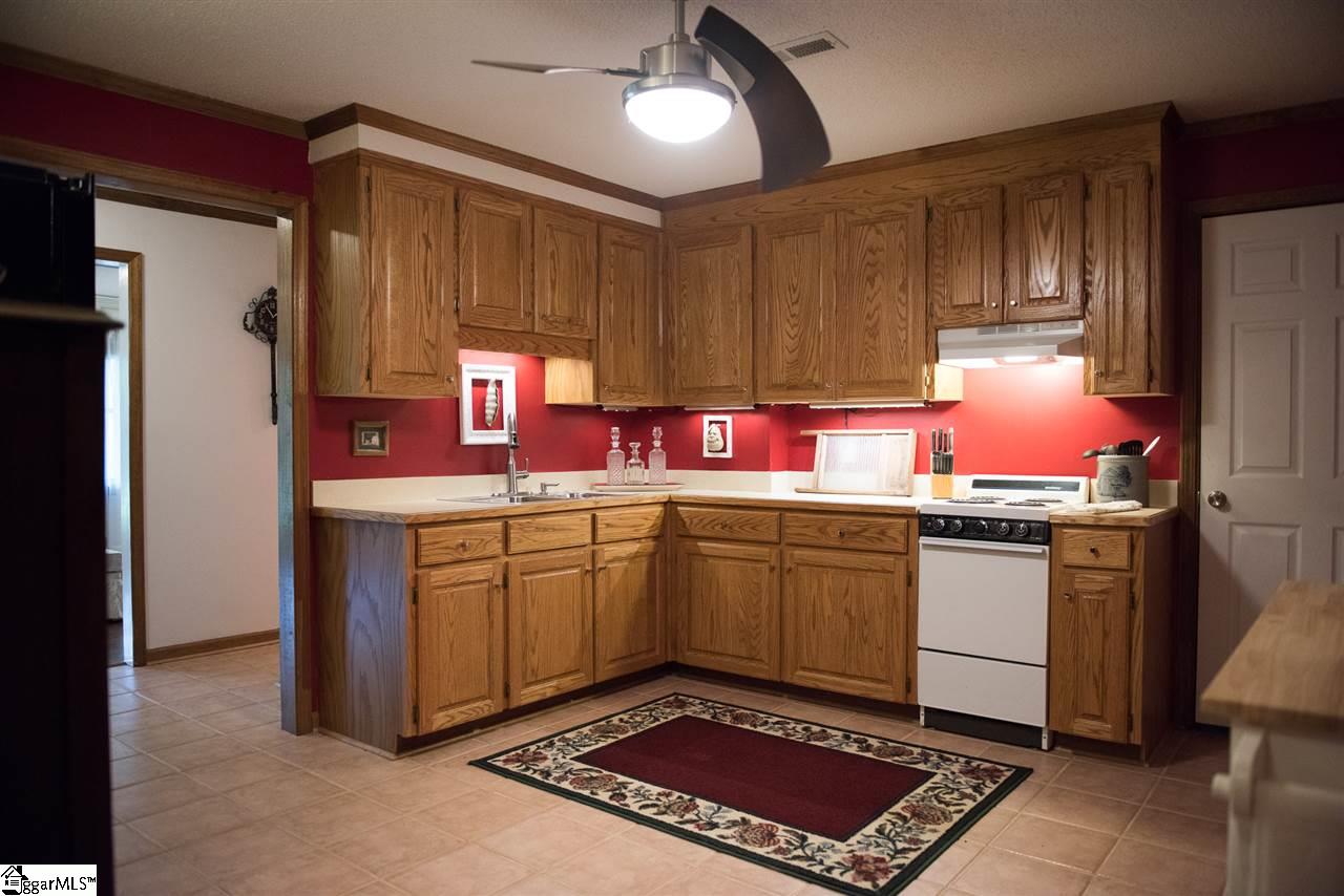 405 Emerald Farm Road Greenwood, SC 29646 - Photo 15 of 36 Gallery Image 15