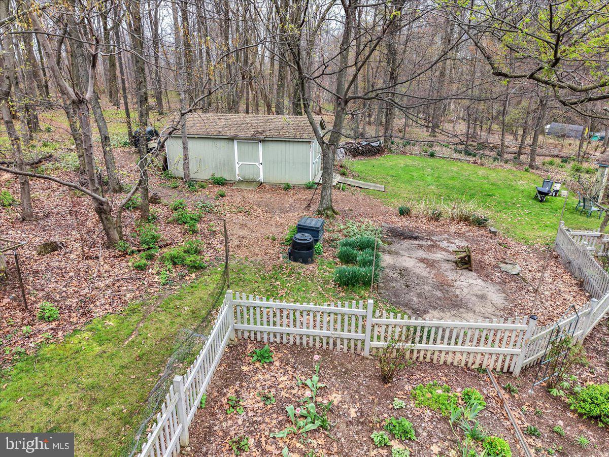 250 Clearfield Road New Providence, PA 17560 - Photo 35 of 35 a view of a garden with wooden fence