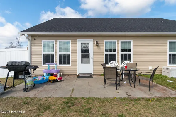 $288,500 | 200 Chandler Simpson Court, Beulaville, NC 28518