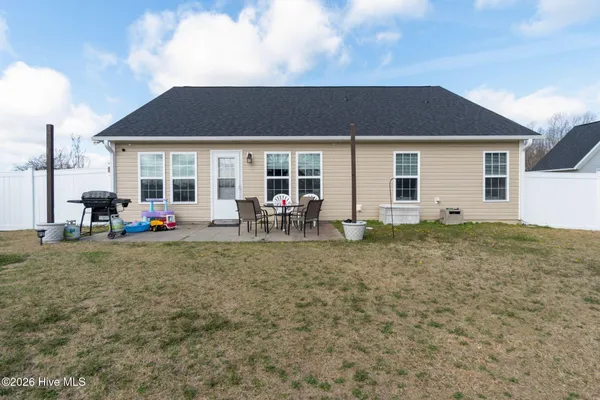 $288,500 | 200 Chandler Simpson Court, Beulaville, NC 28518