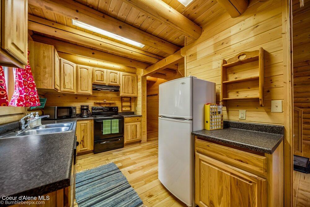 97 Chatcolet Upper Road Plummer, ID 83851 - Photo 12 of 40 Kitchen