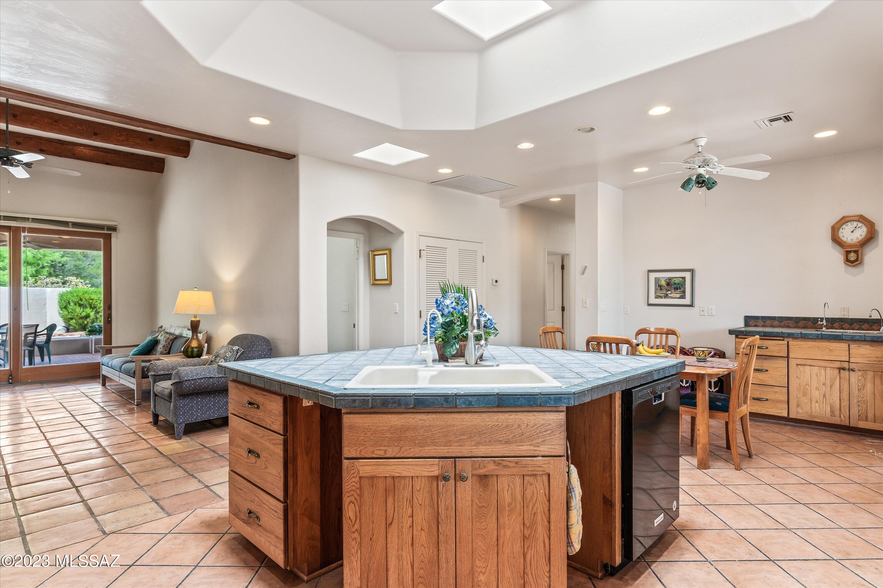 5671 East Pinchot Road Tucson, AZ 85750 - Photo 11 of 41 Gallery Image 11