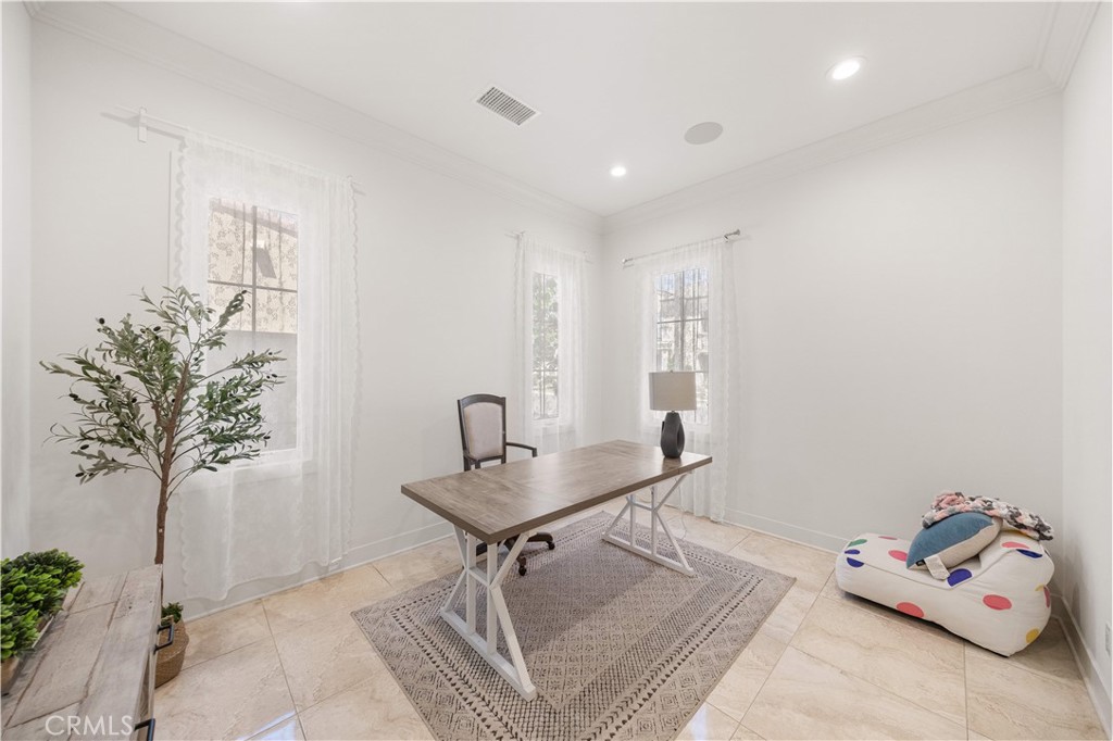 92 Interstellar Irvine, CA 92618 - Photo 13 of 64 a workspace with furniture and potted plant