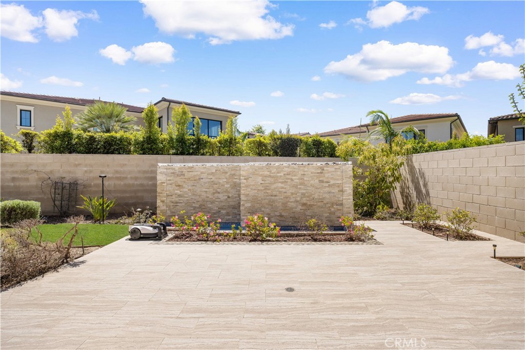 92 Interstellar Irvine, CA 92618 - Photo 38 of 64 a view of a terrace