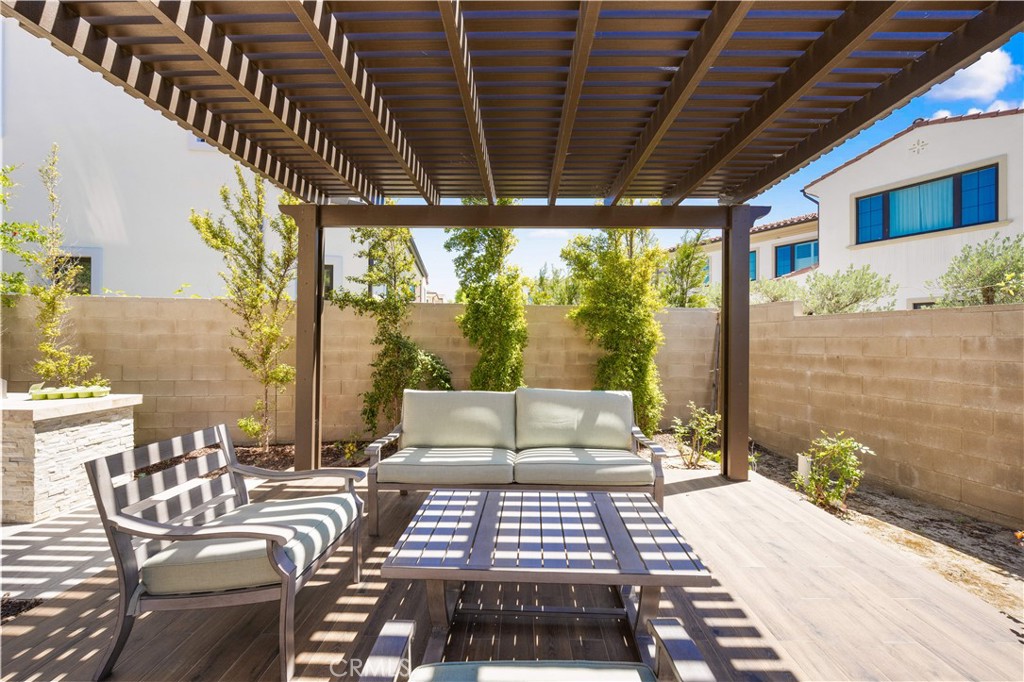 92 Interstellar Irvine, CA 92618 - Photo 42 of 64 a view of balcony with couch