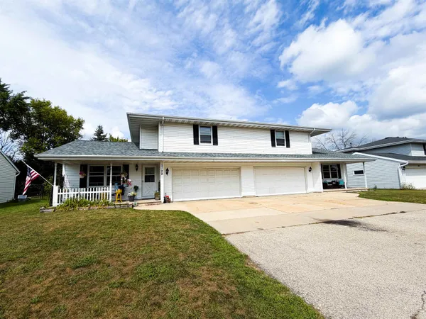 $430,000 | 3120 West Hiawatha Drive, Appleton, WI 54914