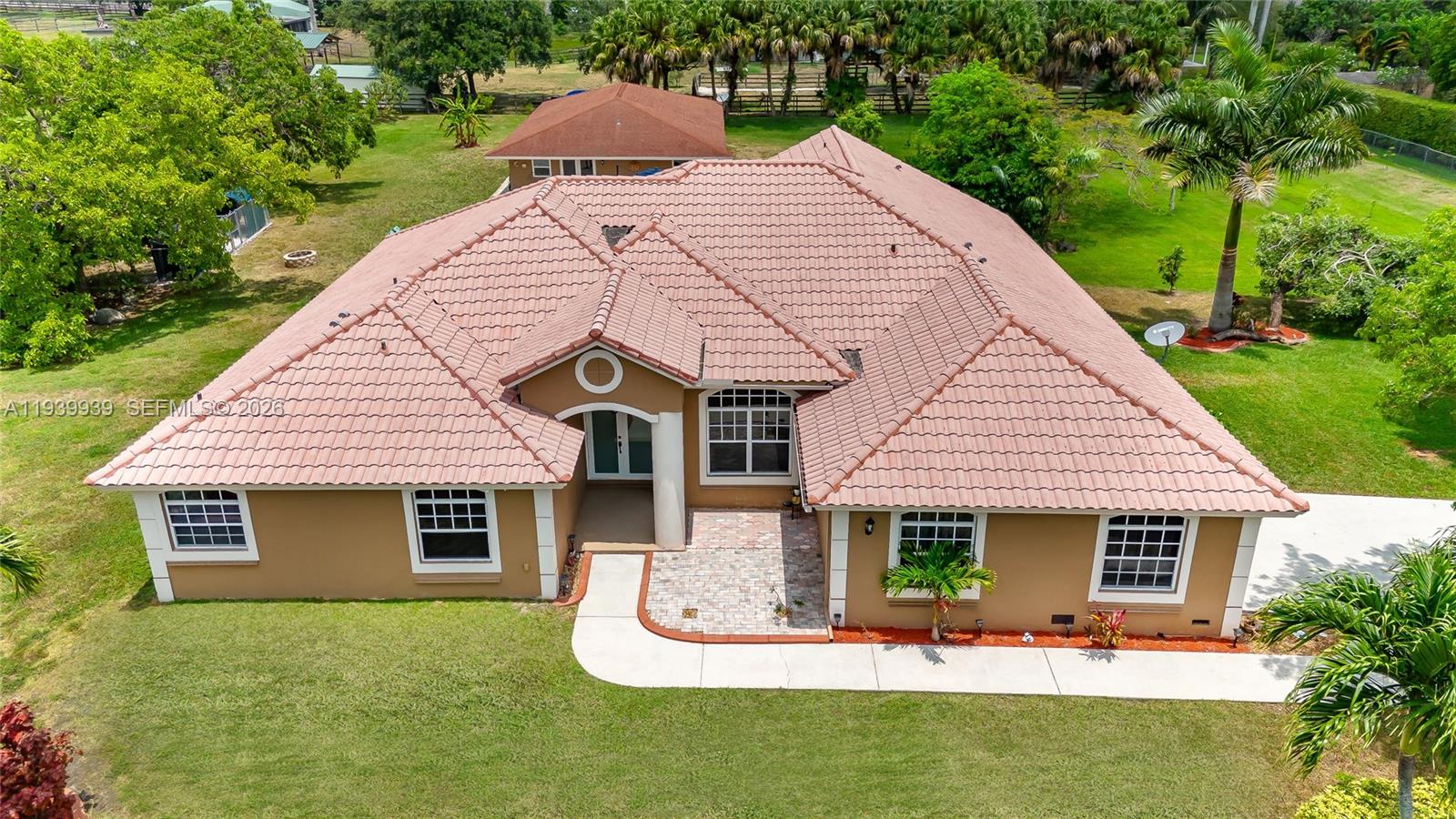 12851 Luray Road Southwest Ranches, FL 33330 - Photo 35 of 43