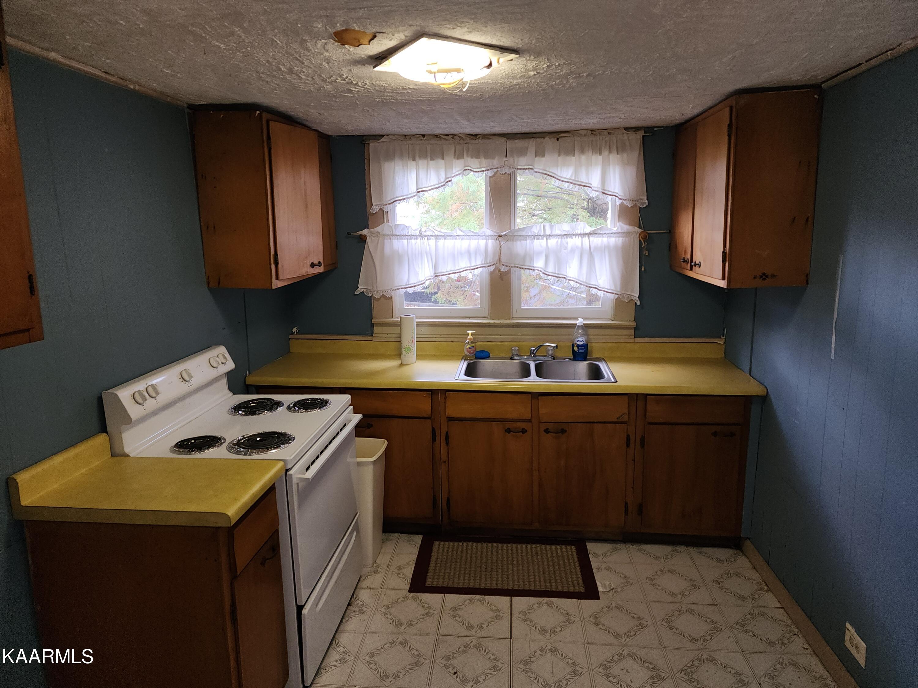 501 High Street Athens, TN 37303 - Photo 20 of 24 20221018_174751