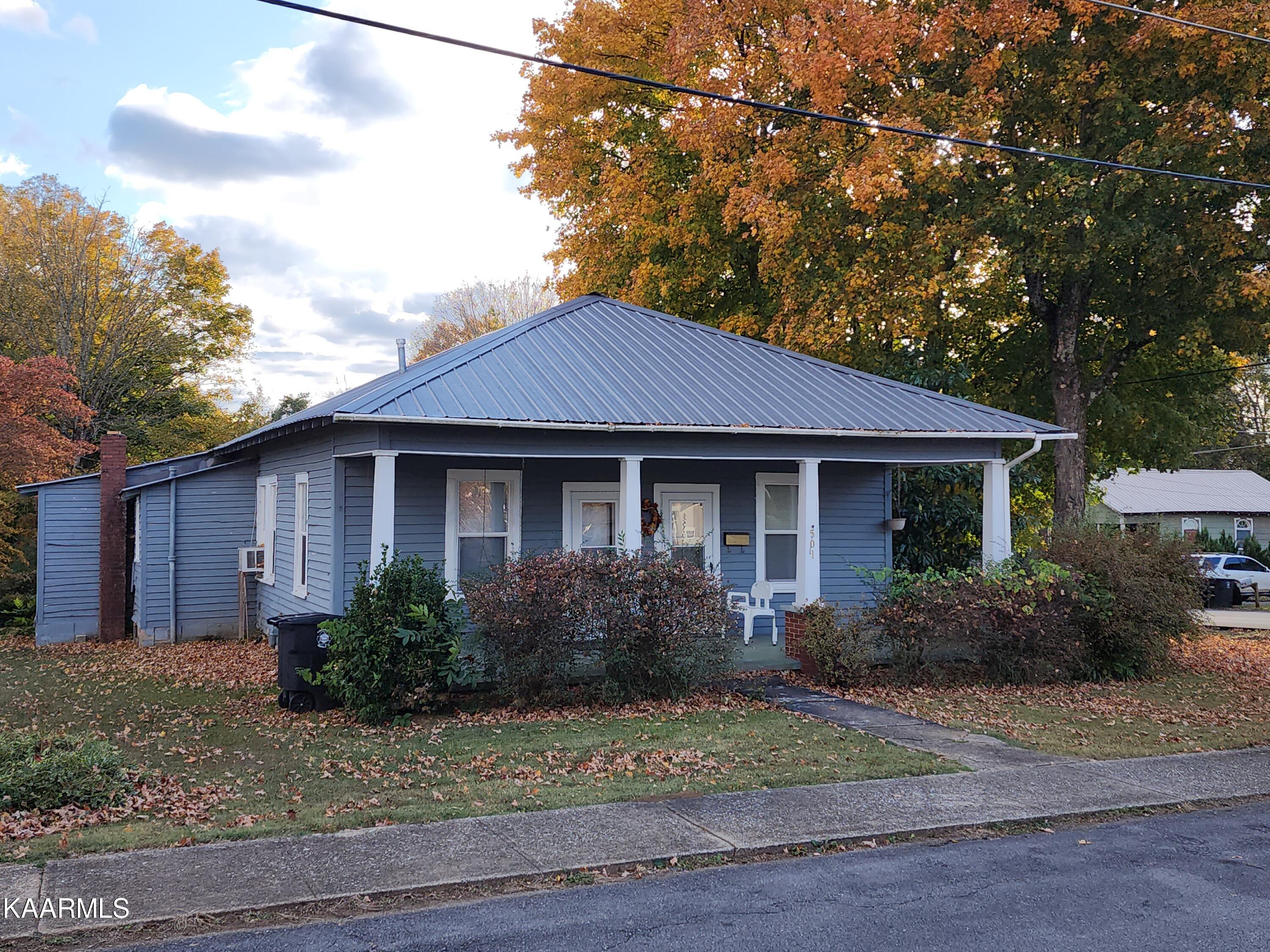501 High Street Athens, TN 37303 - Photo 2 of 24 20221018_173627