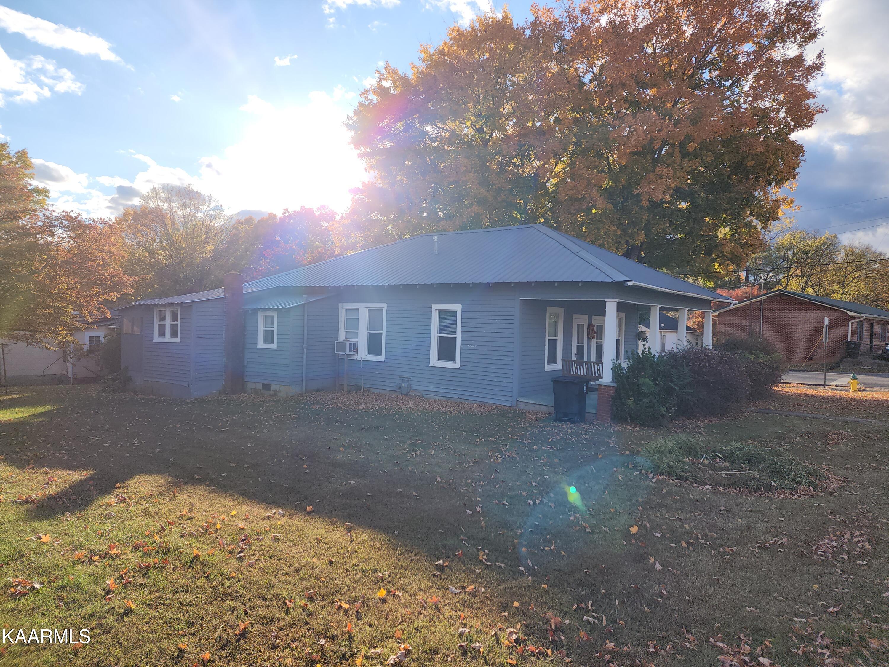 501 High Street Athens, TN 37303 - Photo 8 of 24 20221018_174217