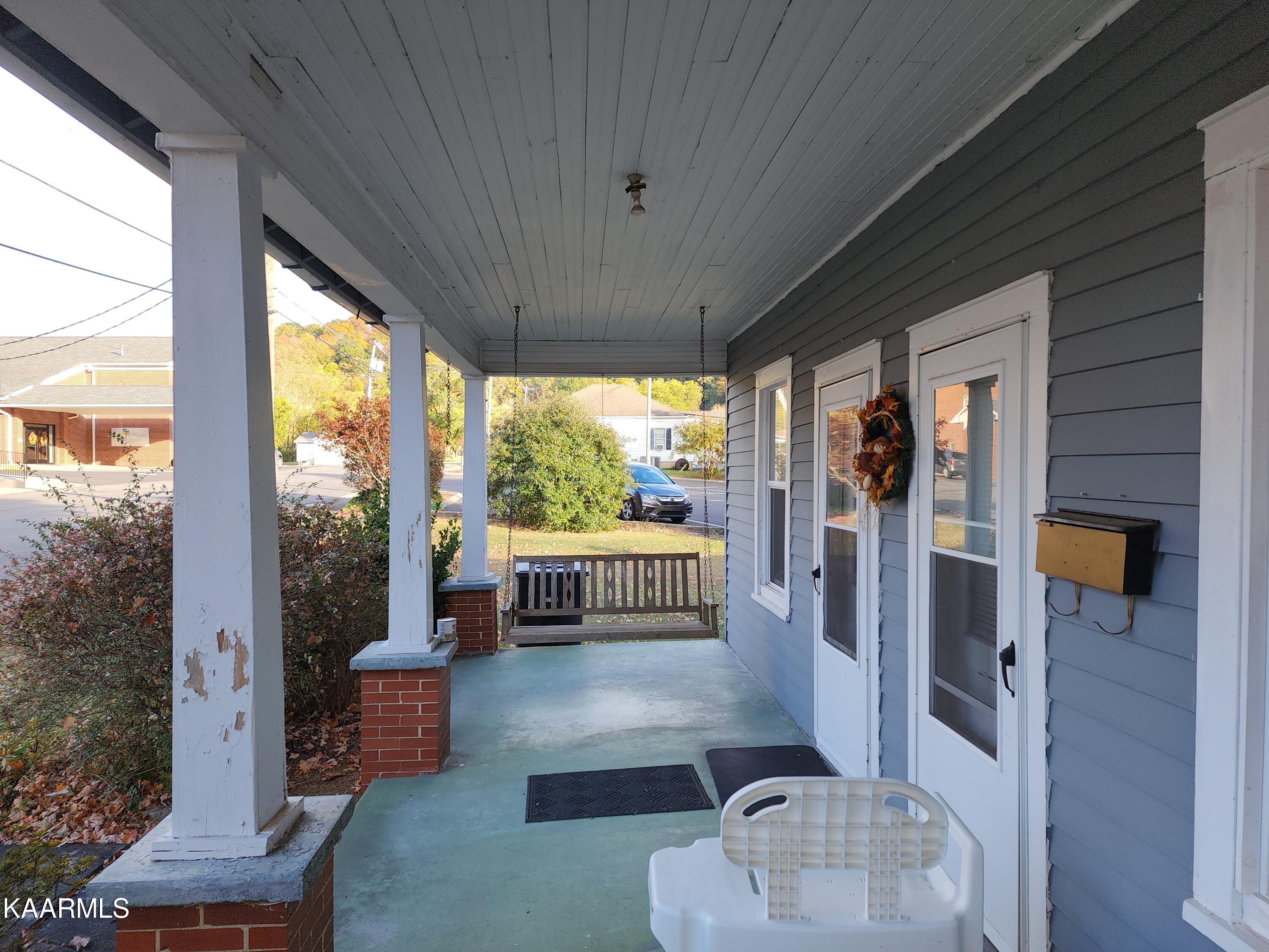 501 High Street Athens, TN 37303 - Photo 9 of 24 20221018_174256