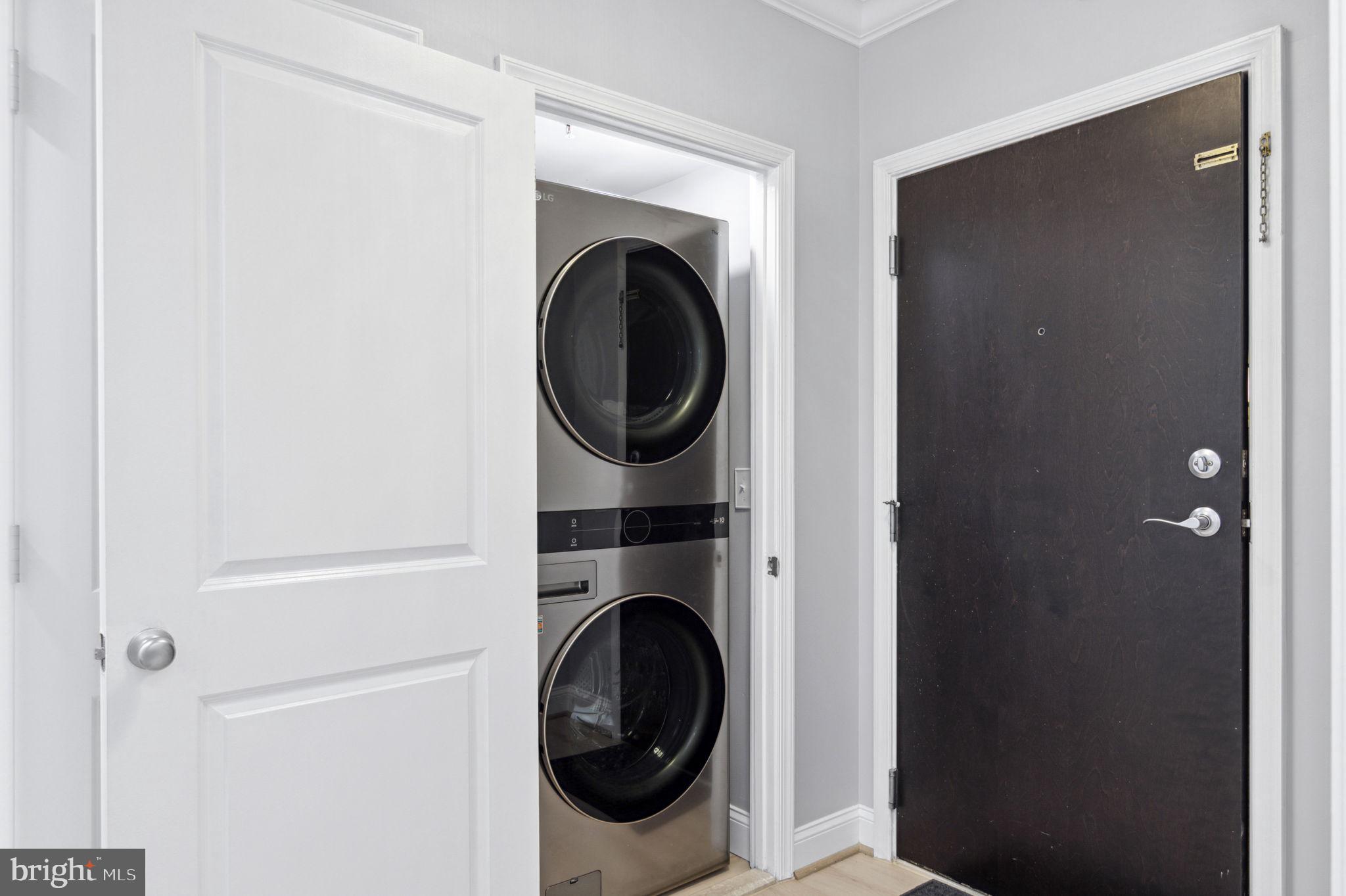 851 North Glebe Road, Unit 1404 Arlington, VA 22203 - Photo 33 of 62 STACKABLE WASHER DRYER