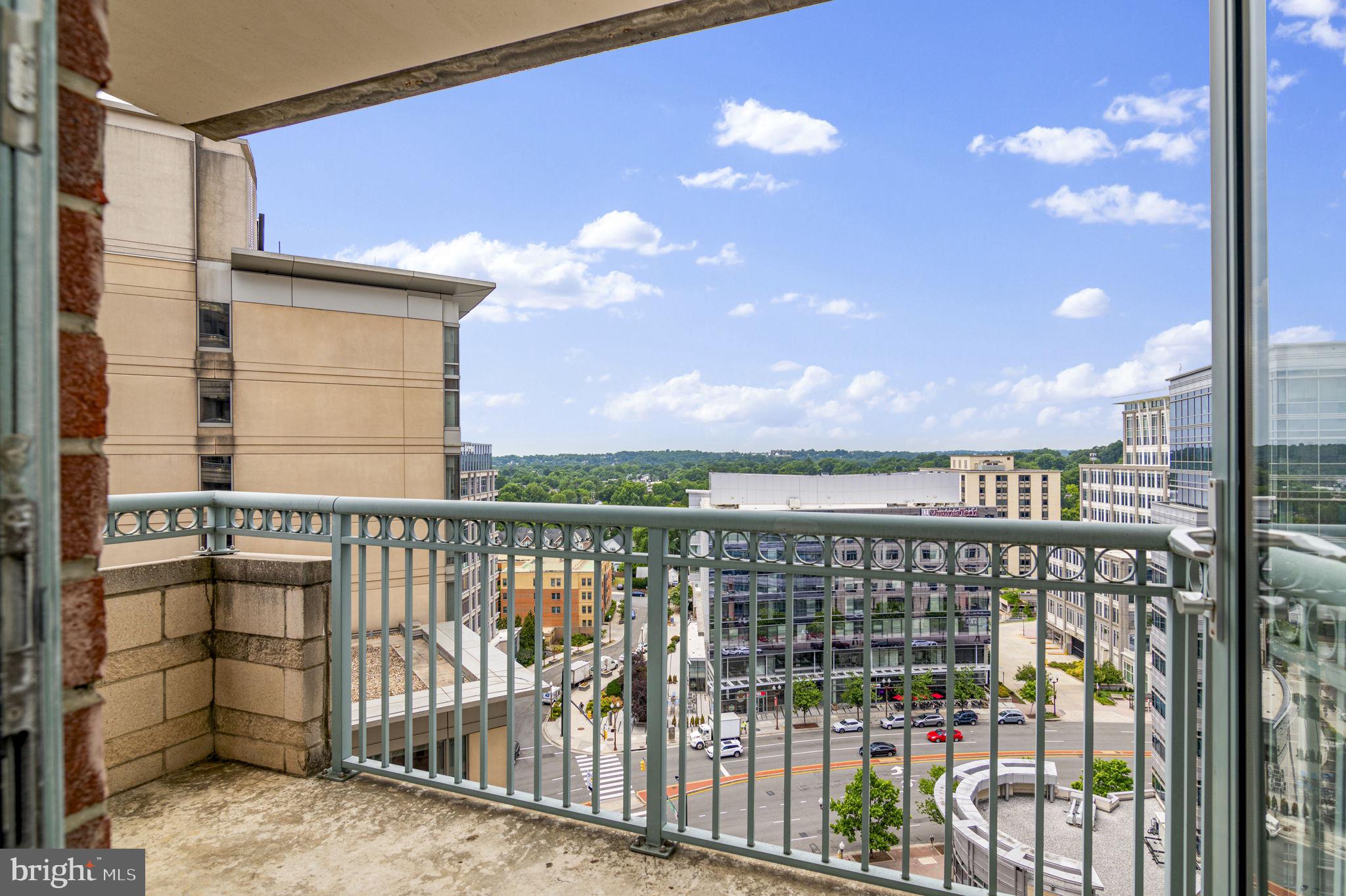 851 North Glebe Road, Unit 1404 Arlington, VA 22203 - Photo 36 of 62 a view of city from a balcony