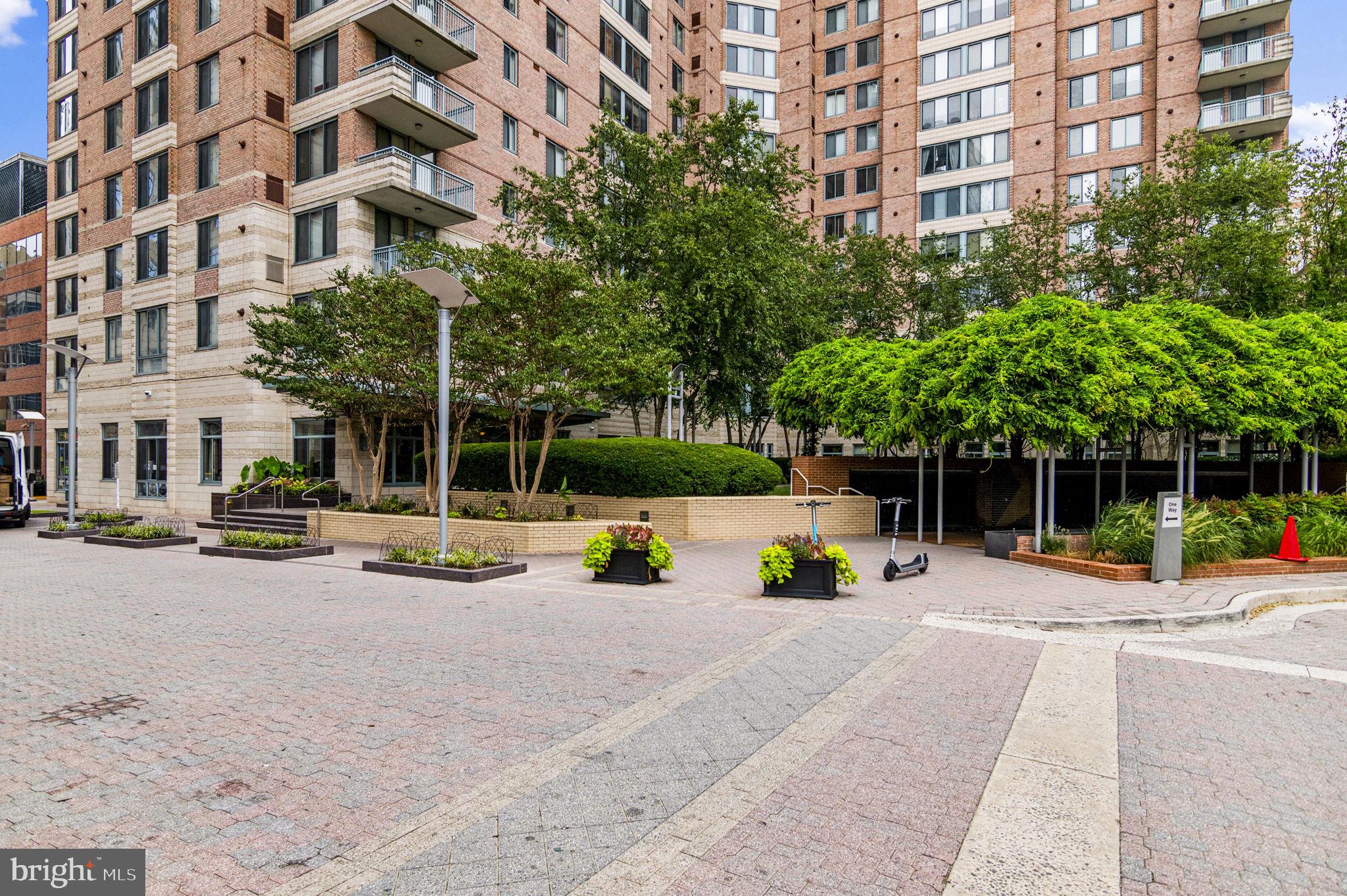 851 North Glebe Road, Unit 1404 Arlington, VA 22203 - Photo 54 of 62 a view of a building with sitting area