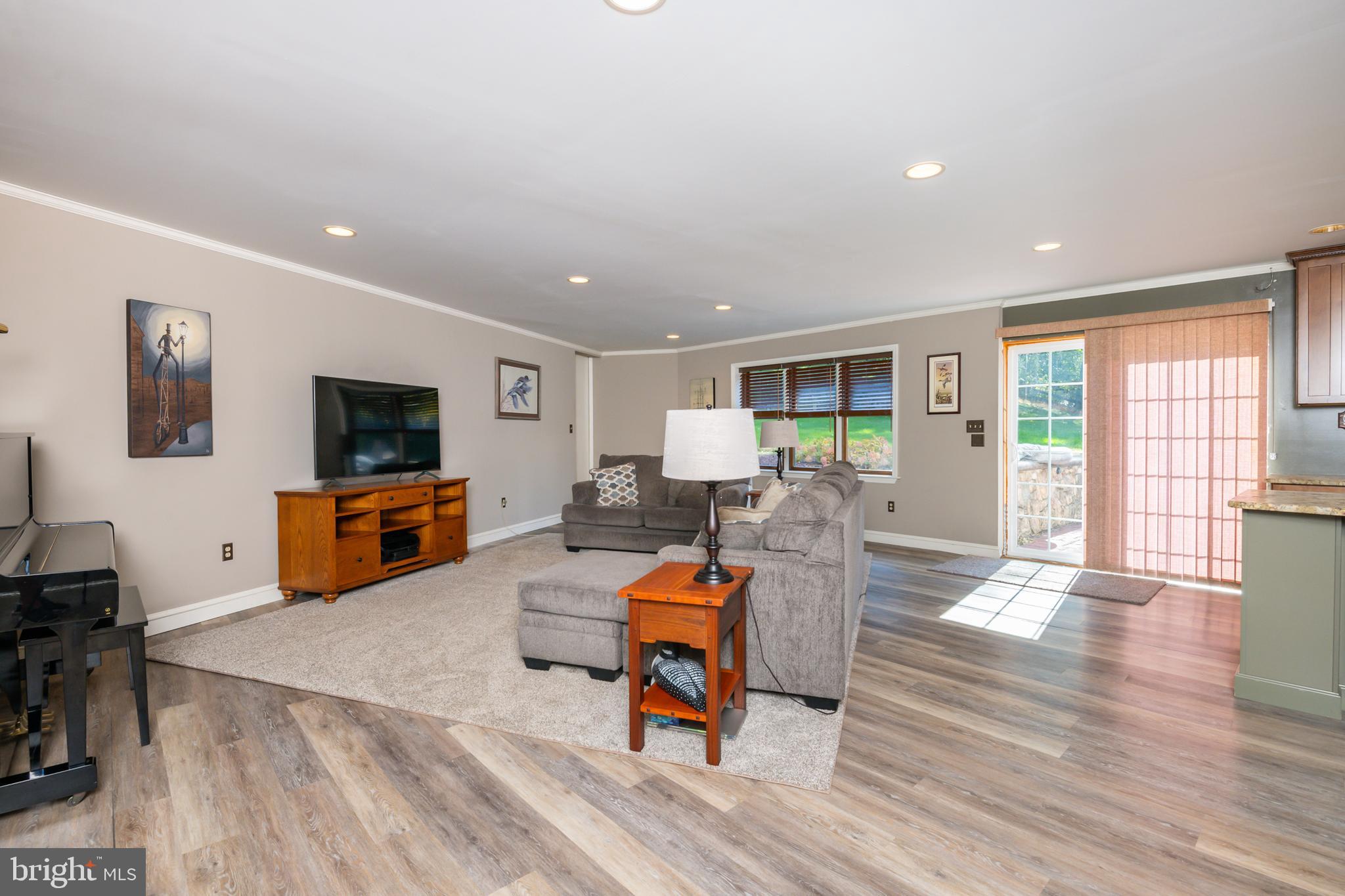153 Stone Road Womelsdorf, PA 19567 - Photo 6 of 39 Gallery Image 6