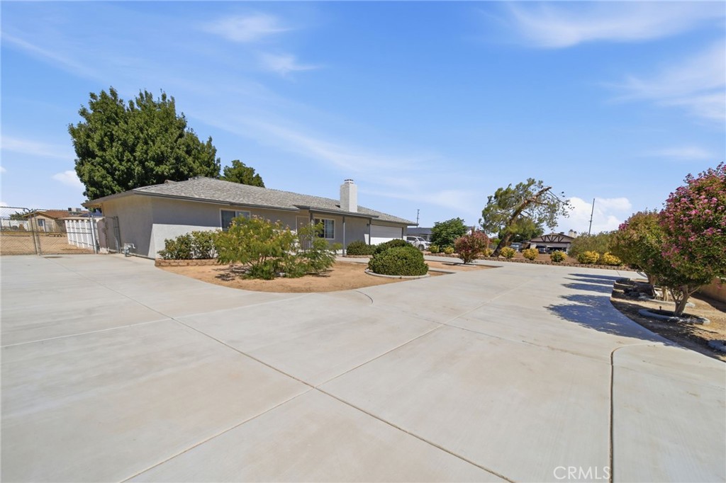11998 Omak Road Apple Valley, CA 92308 - Photo 4 of 25 Gallery Image 4
