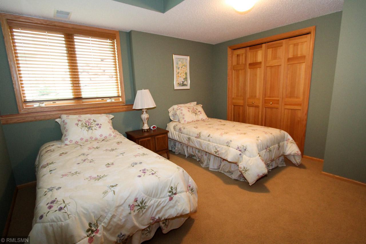 11224 Wyoming Road Bloomington, MN 55438 - Photo 17 of 26