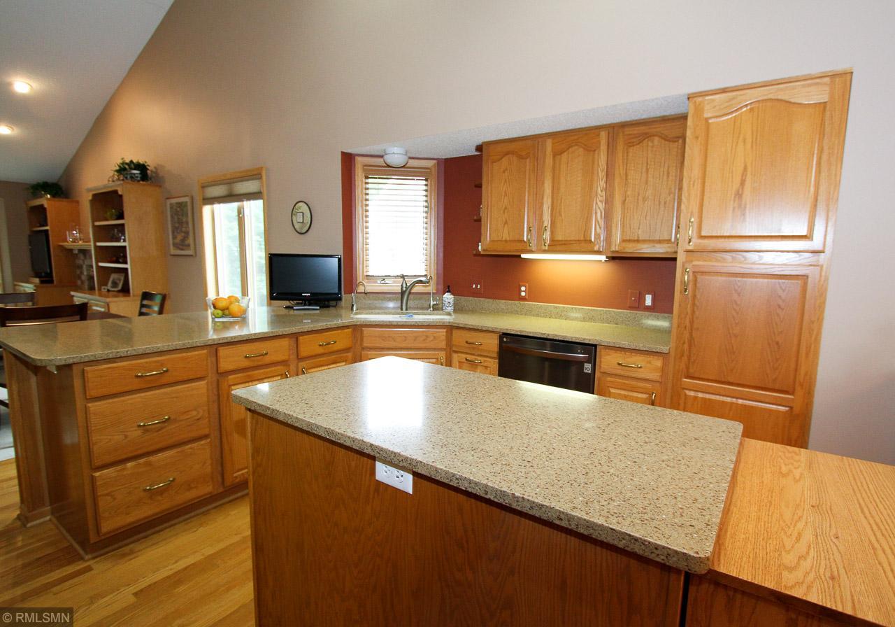 11224 Wyoming Road Bloomington, MN 55438 - Photo 3 of 26