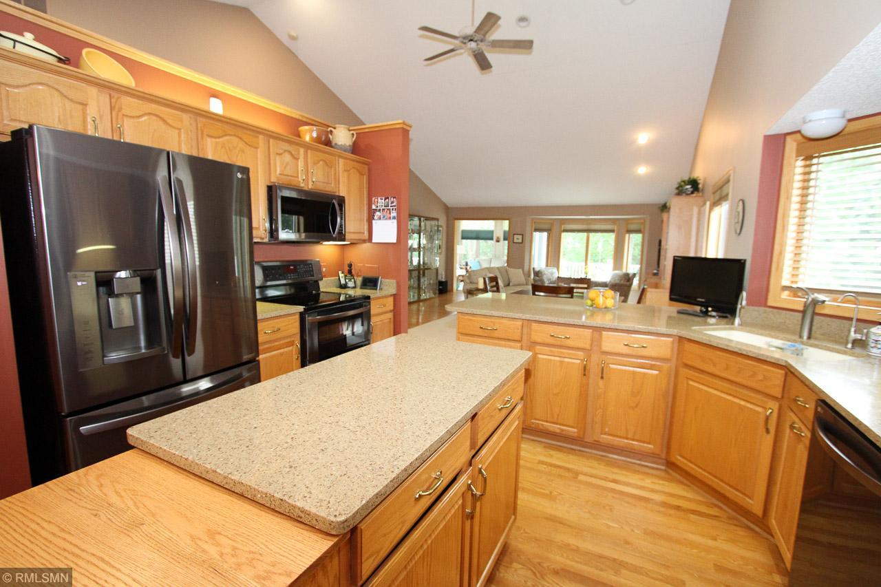 11224 Wyoming Road Bloomington, MN 55438 - Photo 4 of 26