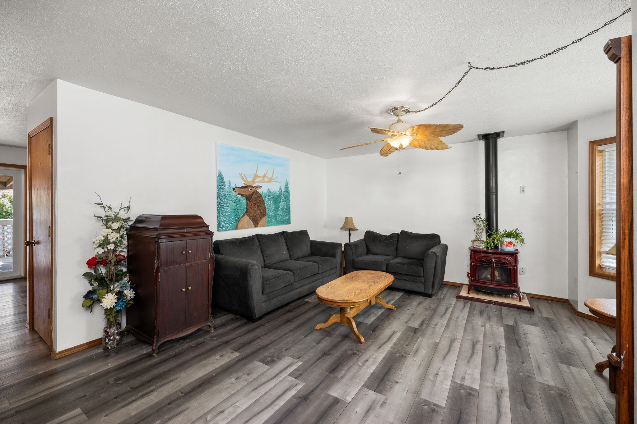 118 McAvoy Road Newport, WA 99156 - Photo 3 of 30 Gallery Image 3