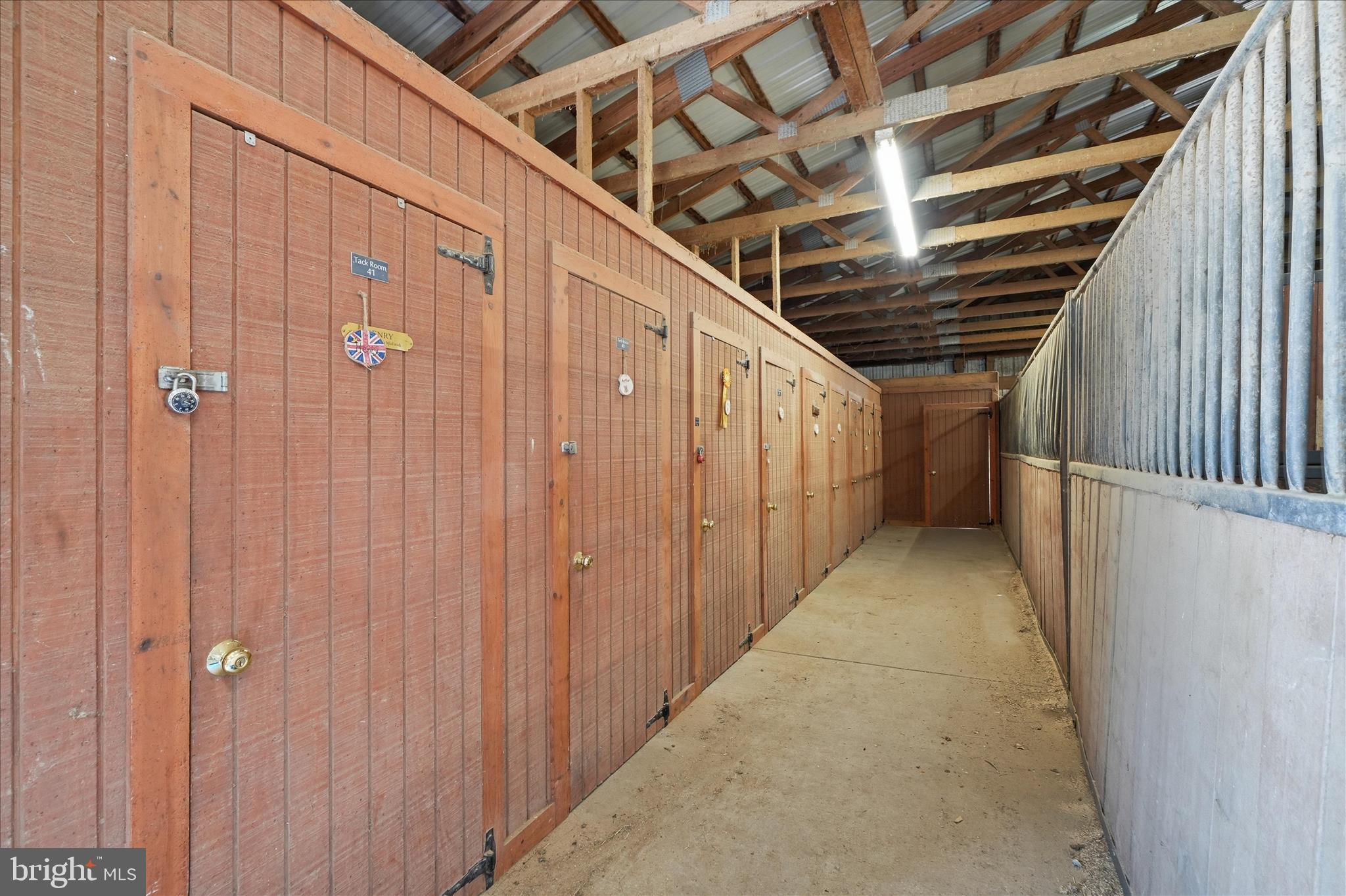 20800 Whites Ferry Road Poolesville, MD 20837 - Photo 18 of 94 Boarders Lockers