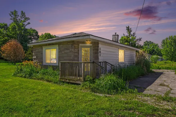 $100,000 | 101 Millburg Drive, Benton Harbor, MI 49022