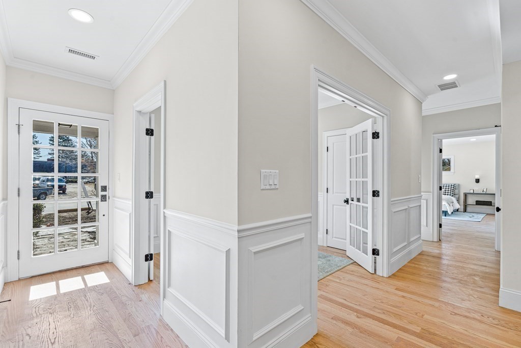 18 Ginn Road Winchester, MA 01890 - Photo 3 of 42