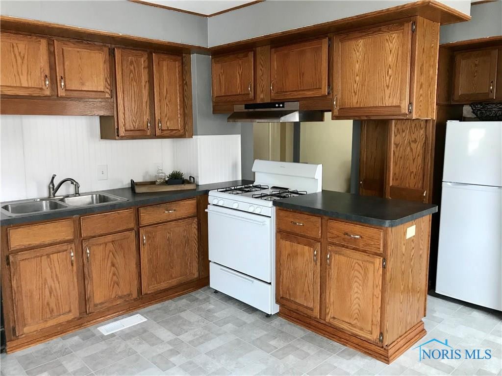 3944 Bowen Road Toledo, OH 43613 - Photo 9 of 33 Gallery Image 9