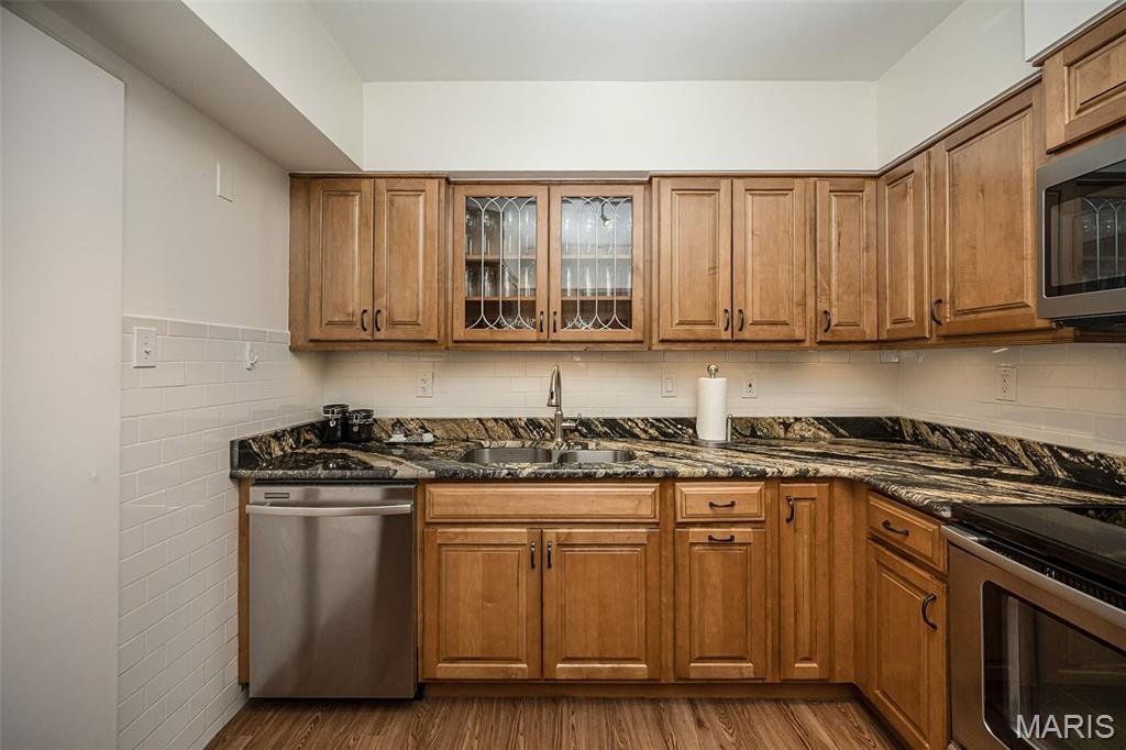 900 South Hanley Road, Unit 11D St. Louis, MO 63105 - Photo 13 of 34 Gallery Image 13