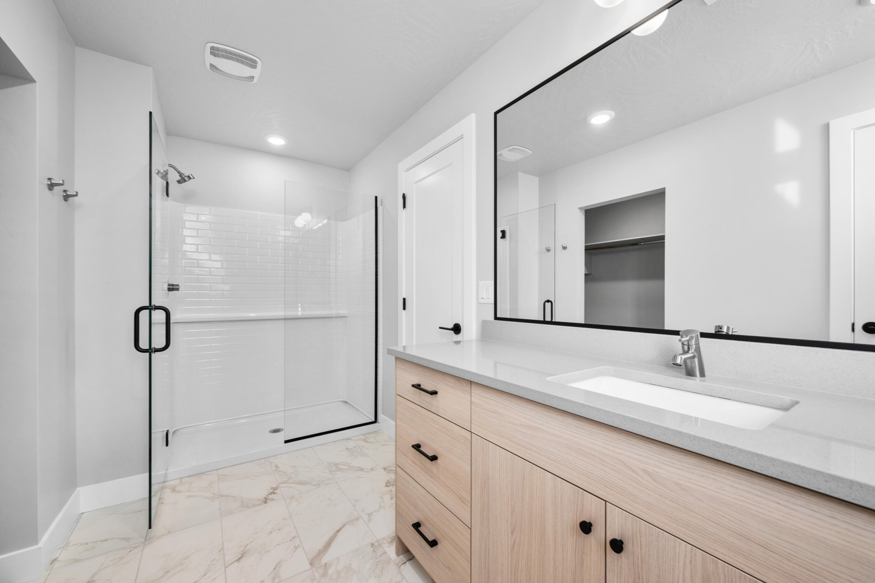 4005 Razor Drive, Unit 116 Washington, UT 84780 - Photo 15 of 25 *Photo of similar unit*b