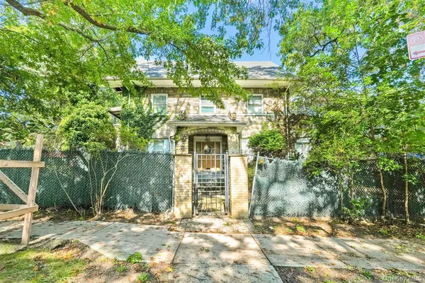 $2,400,000 | 81-26 Austin Street | Kew Gardens