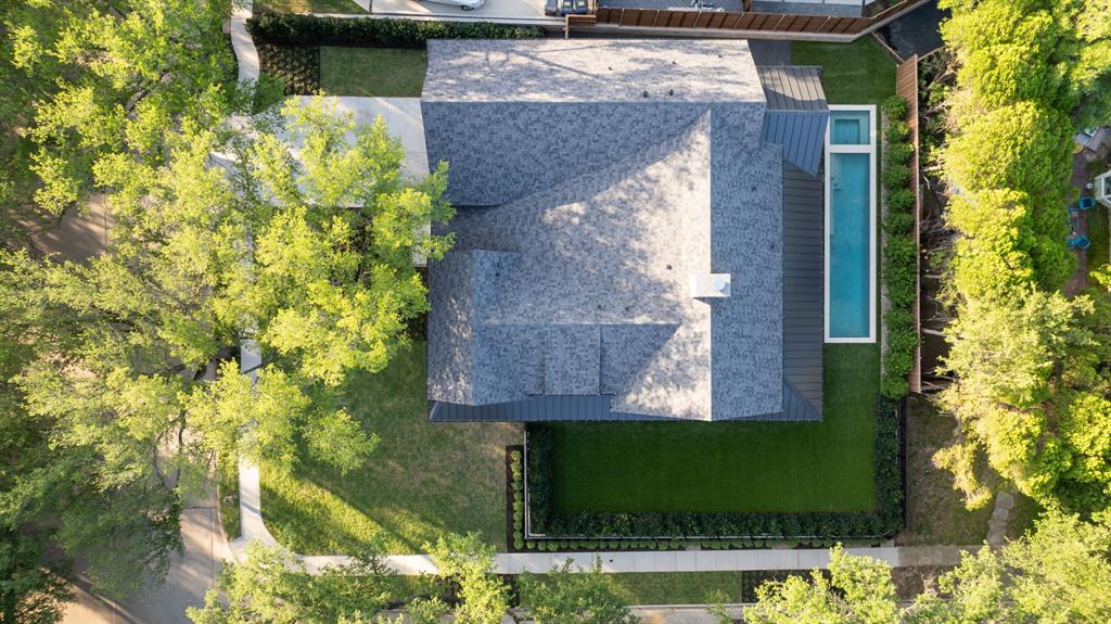 3944 Dalgreen Drive Dallas, TX 75214 - Photo 37 of 38 front view of a house