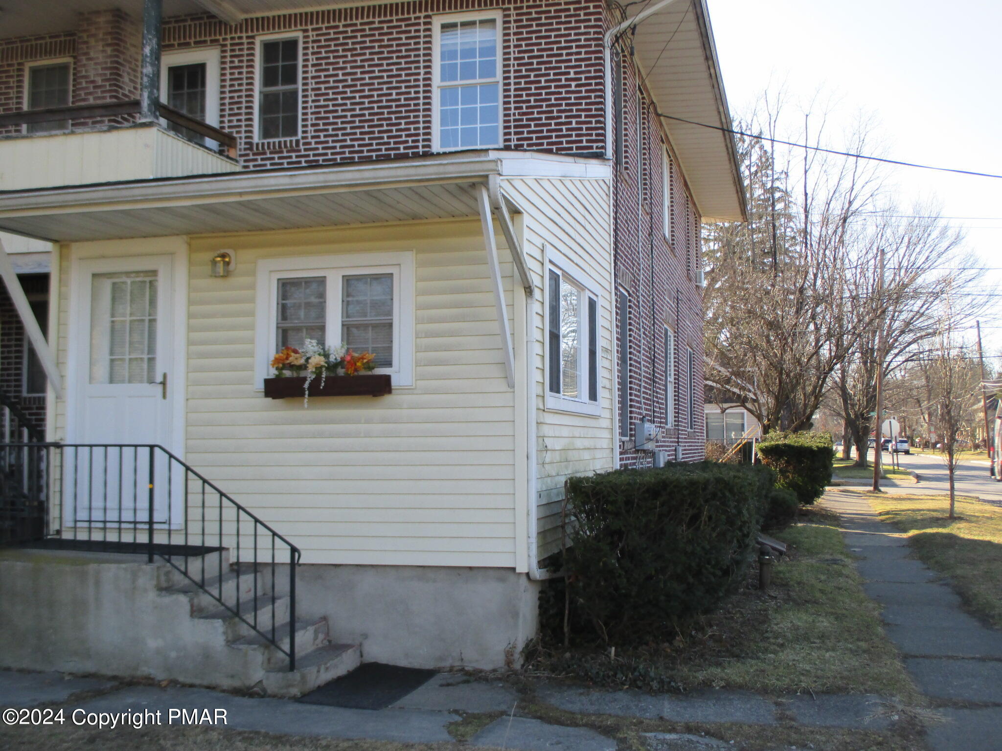 128 Broad Street Stroudsburg, PA 18360 - Photo 4 of 18