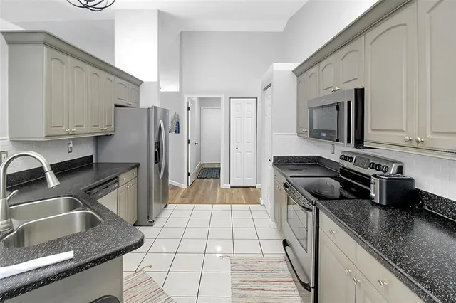 $3,700 | 5111 13th Ave Drive West, Bradenton, FL 34209