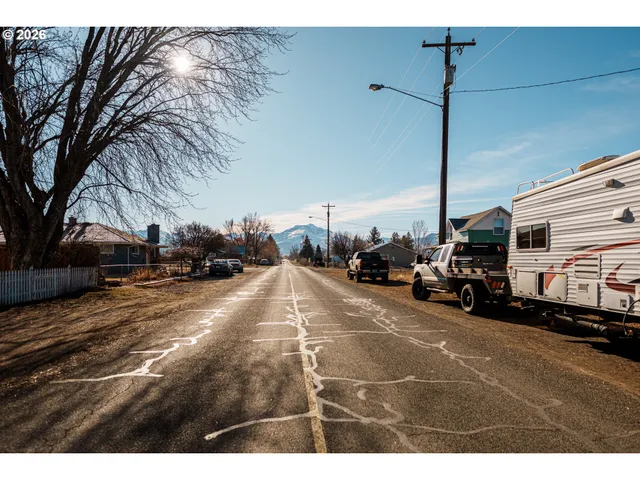 $210,000 | 757 South Bridge Street, Prairie City, OR 97869