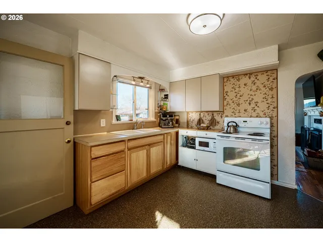 $210,000 | 757 South Bridge Street, Prairie City, OR 97869