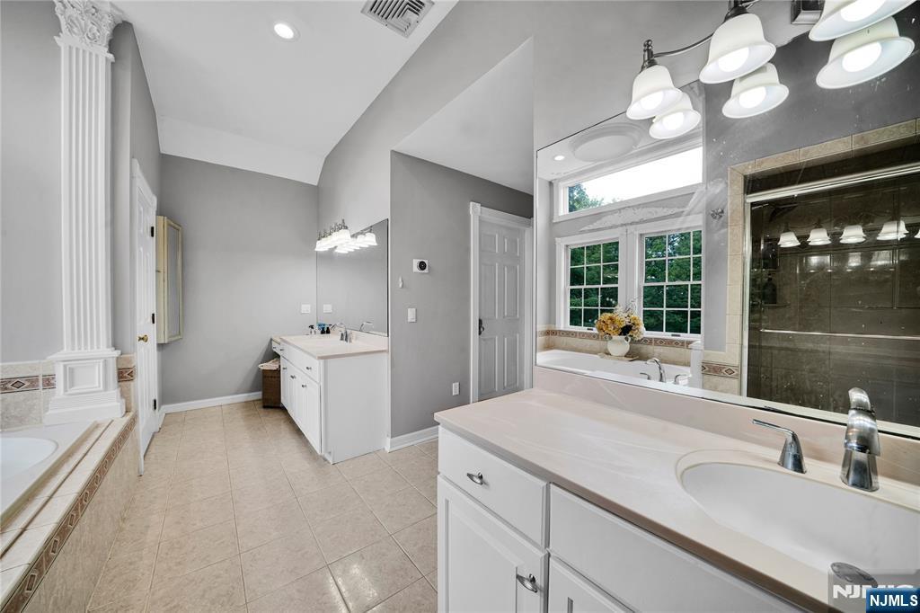 317 Rock Ridge Court Franklin Lakes, NJ 07417 - Photo 22 of 48