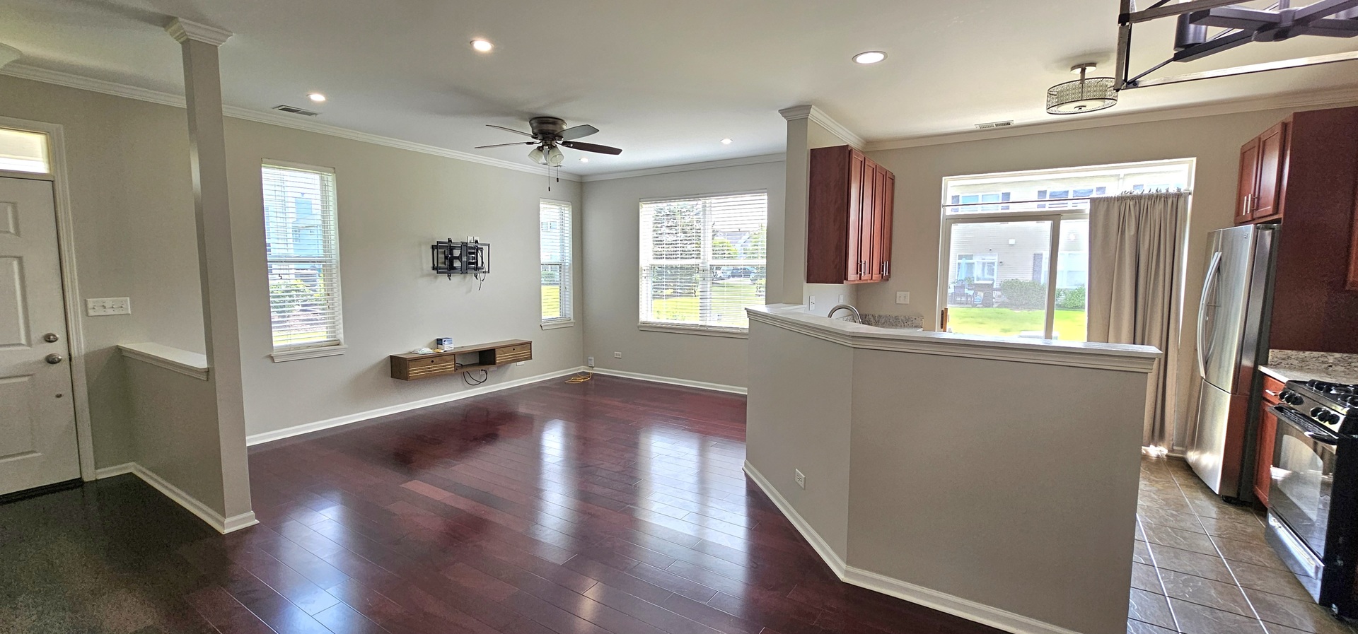 481 Silver Charm Drive, Unit 481 Oswego, IL 60543 - Photo 11 of 25