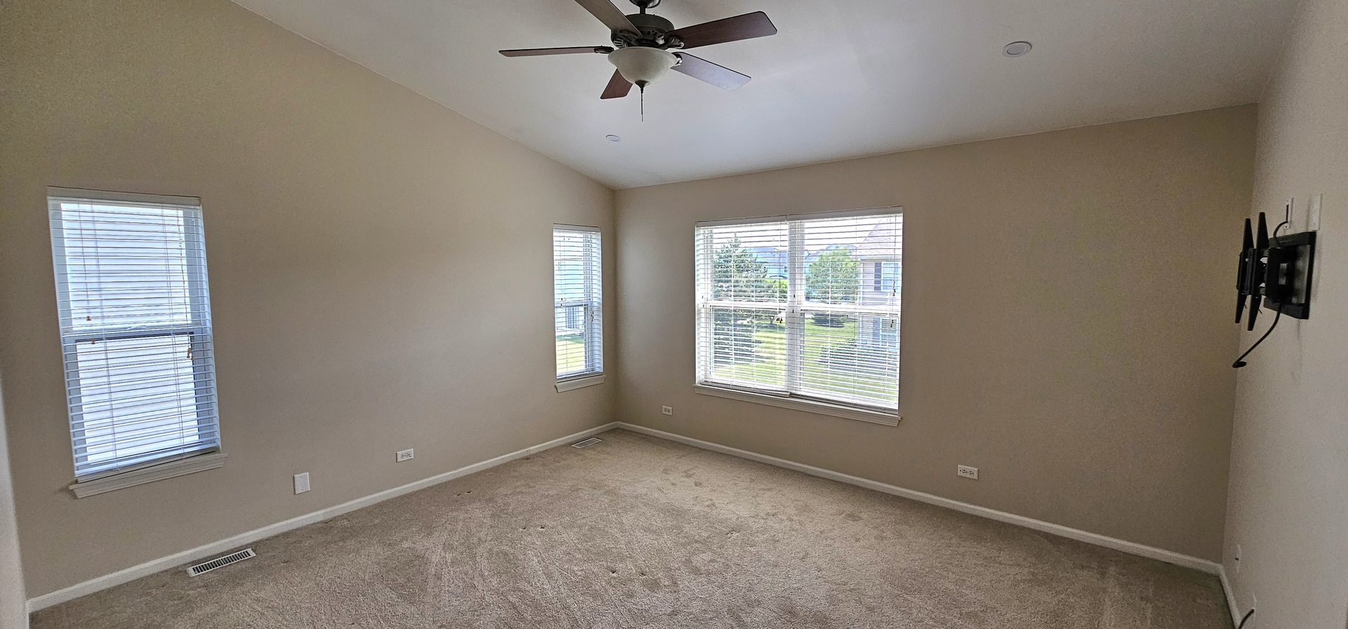 481 Silver Charm Drive, Unit 481 Oswego, IL 60543 - Photo 12 of 25