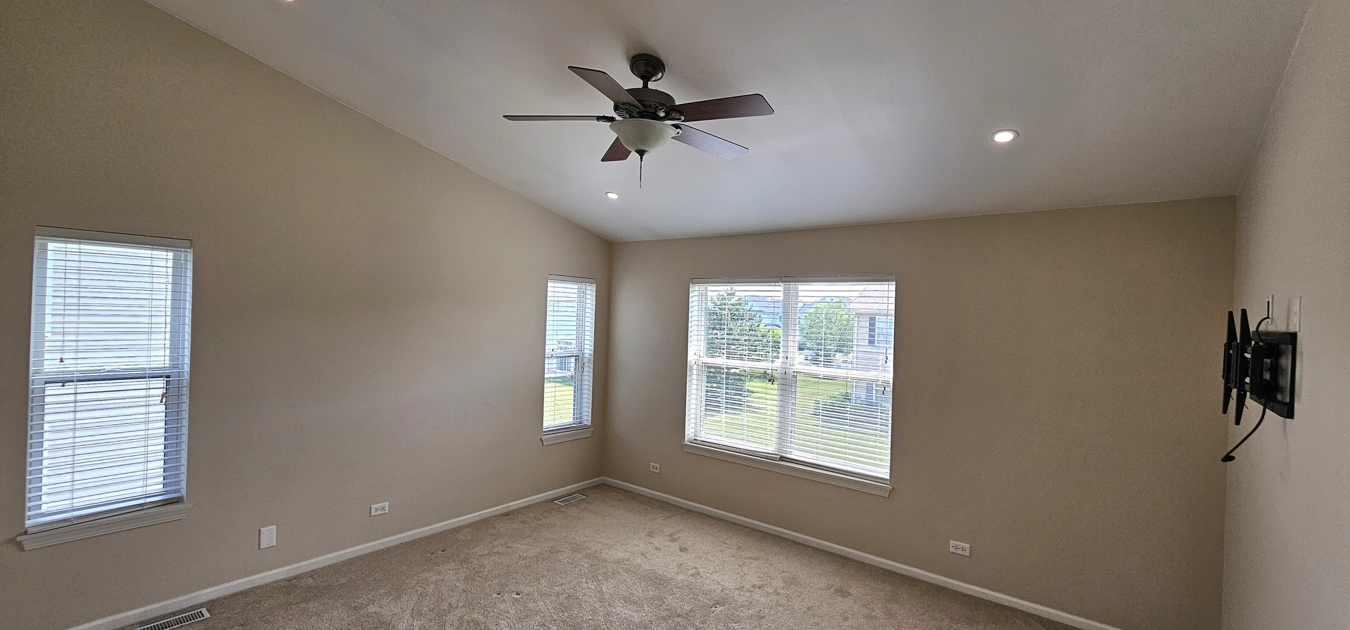 481 Silver Charm Drive, Unit 481 Oswego, IL 60543 - Photo 16 of 25