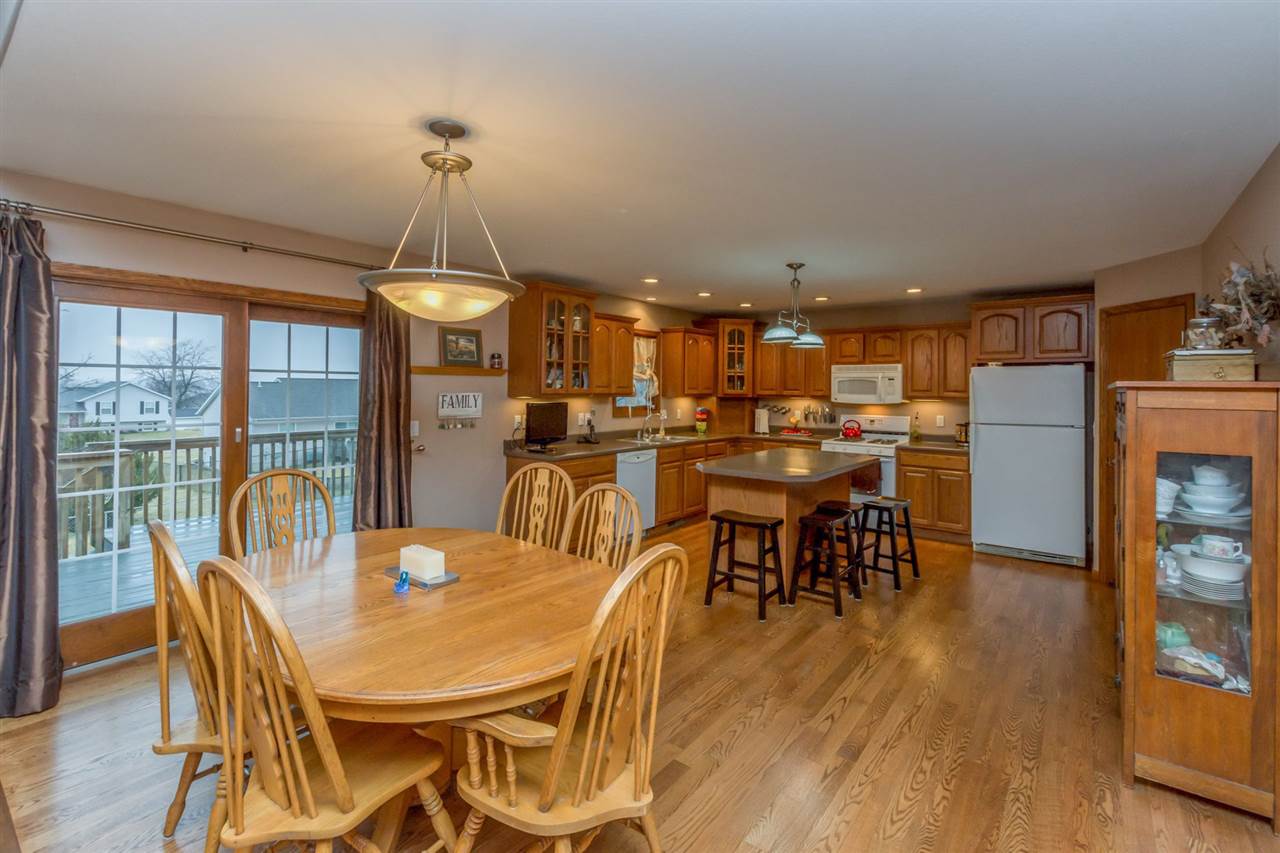 229 East Terrace Drive Center Point, IA 52213 - Photo 6 of 28 Gallery Image 6